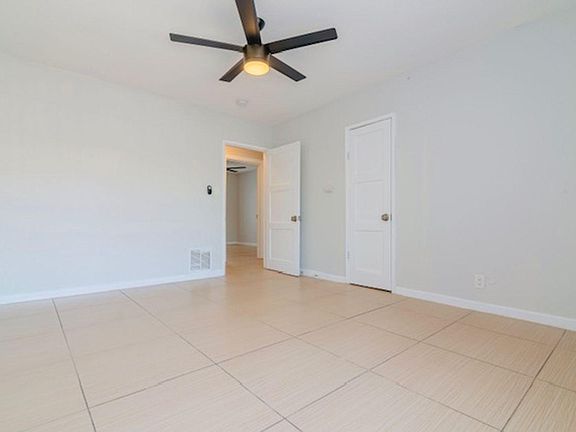 4th image of 4316 Santa Rosalia Dr APT B