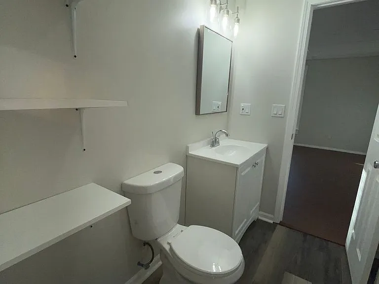 400 White St — Photo 23