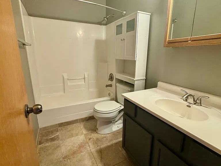 2211 W Todd Ln — Photo 16