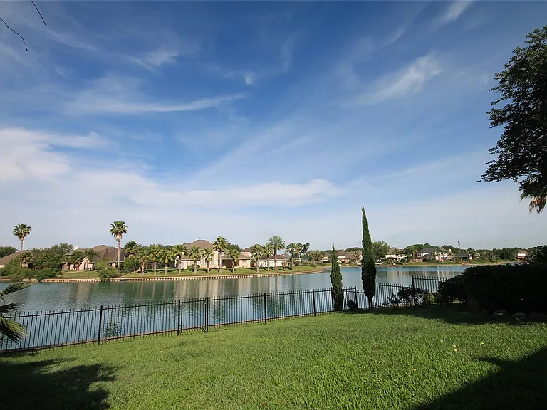 6714 Portuguese Bend Dr — Photo 23