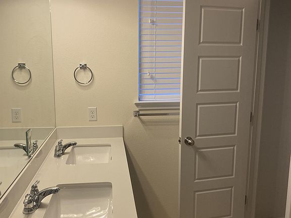 4th image of 9504 Hunter Ln
