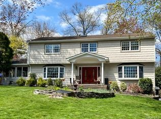 345 Svahn Dr, Valley Cottage, NY 10989