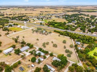 105 Davis Dr, Thorndale, TX 76577