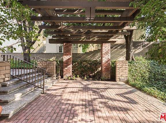 4th image of 141 S Linden Dr APT 104