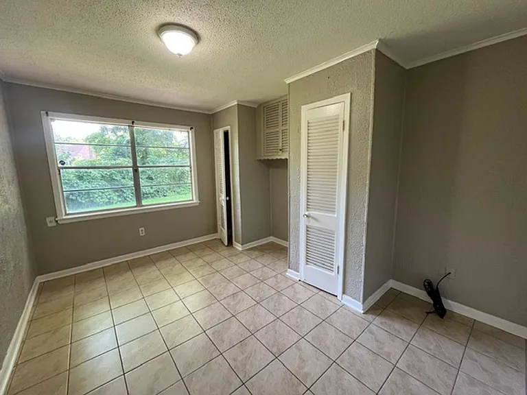 8864 Yorktown Dr — Photo 5