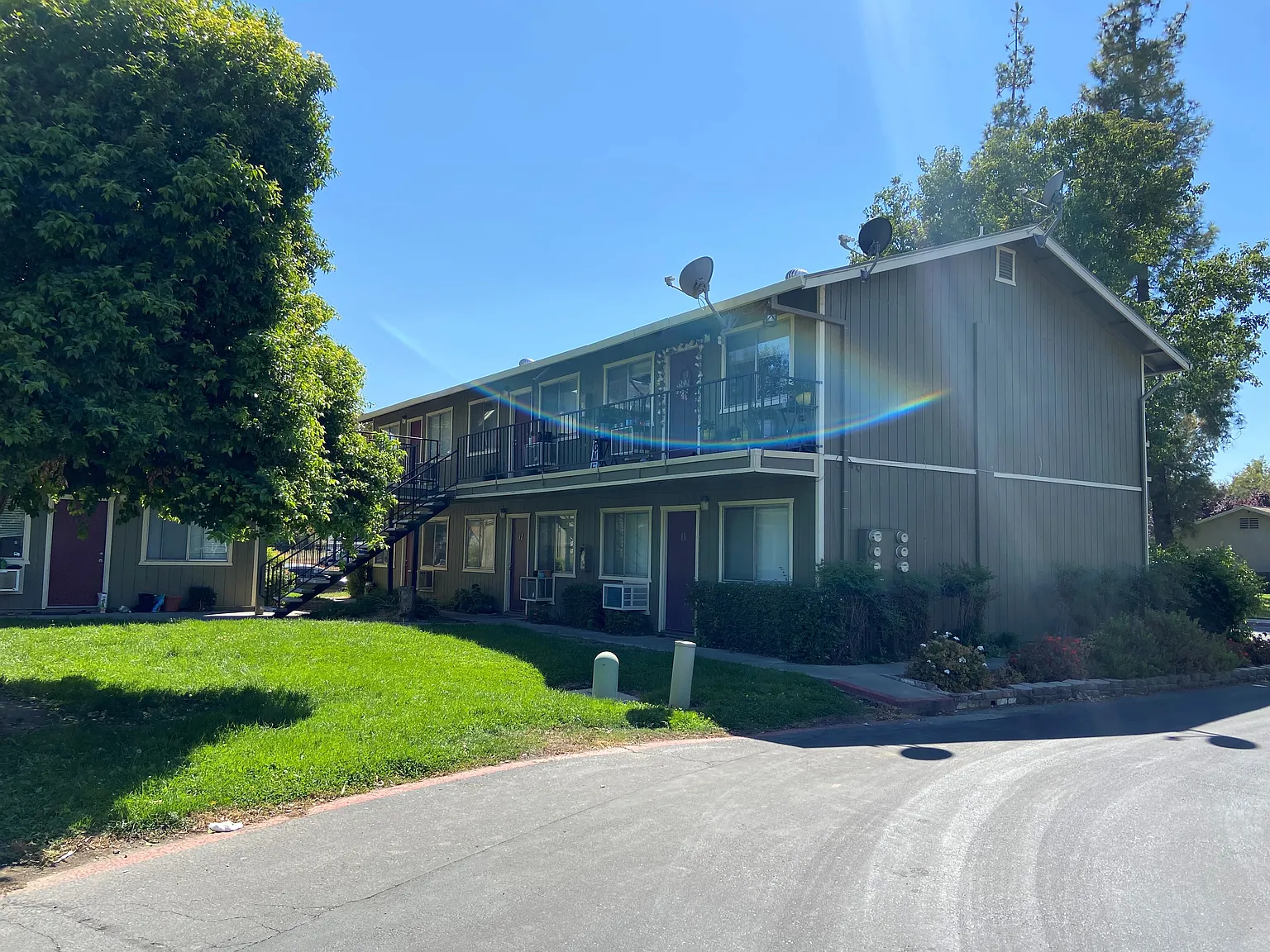 404 W. Cross Street — Photo 2