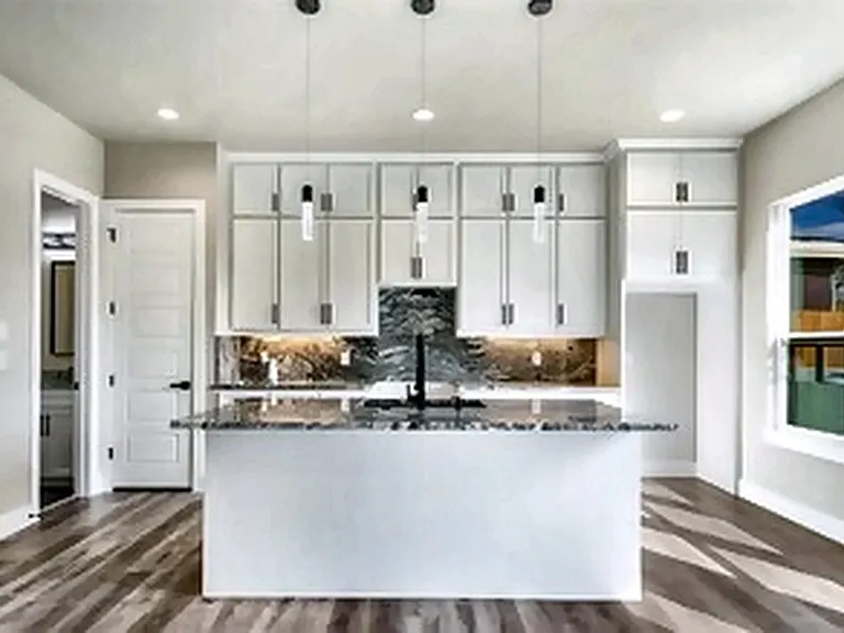 2408 Peabody Ave — Photo 6