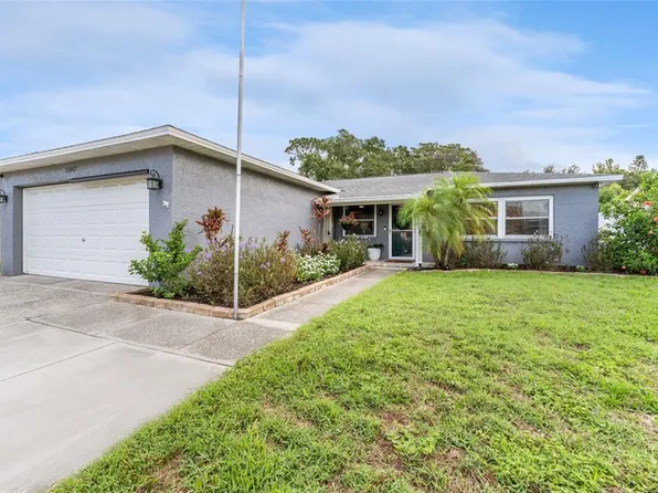 11067 Longhill Dr N, Pinellas Park, FL 33782