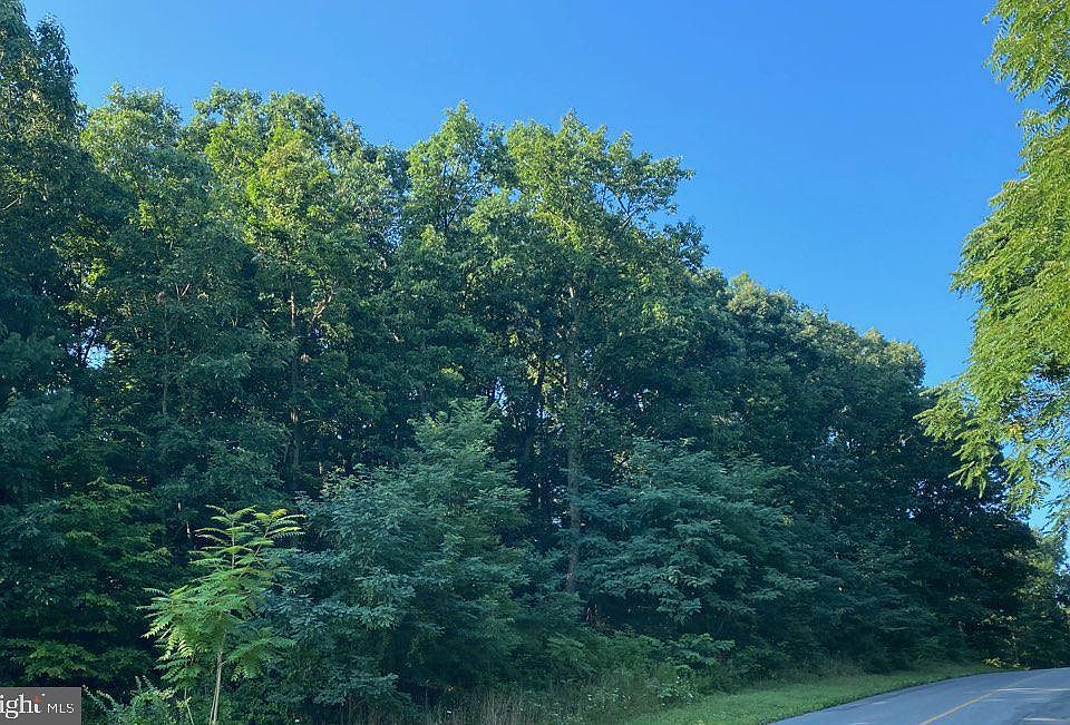 2nd image of Lindman Dr