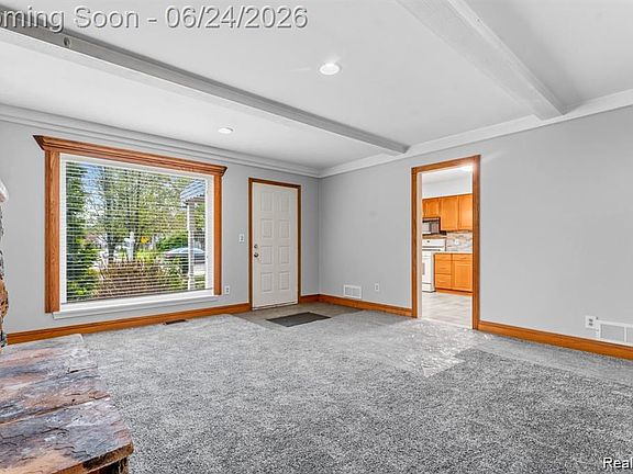 3rd image of 323 N Campbell Rd