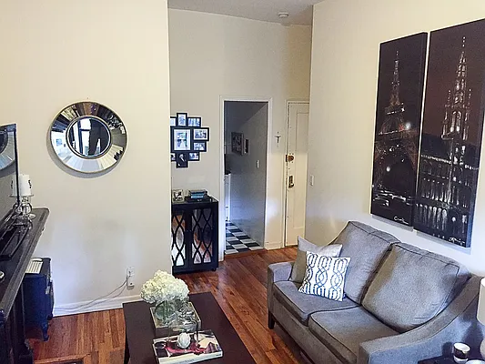 Rented by Francine Realty | media 18