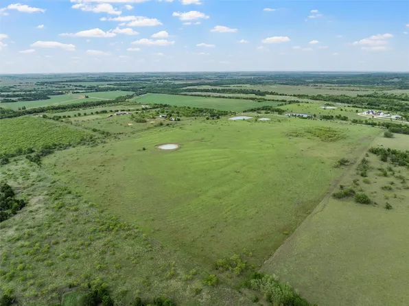 County Road 462, Lott, TX 76656