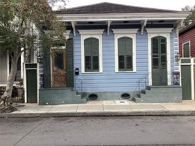 1st image of 1135 Dauphine St