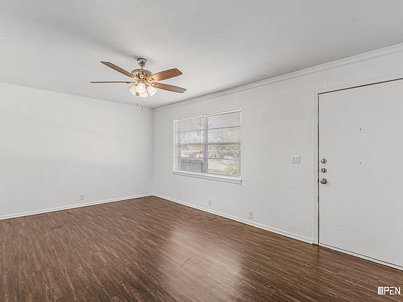 4th image of 2717 Palmetto Dr