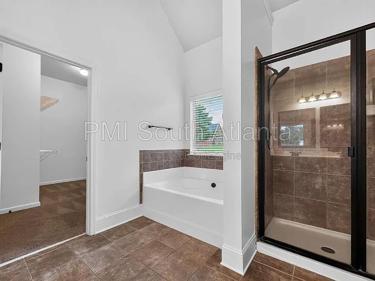 305 Legends Dr — Photo 26