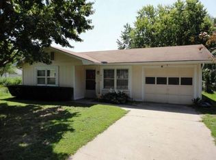 412 Lyon St, Lawrence, KS 66044