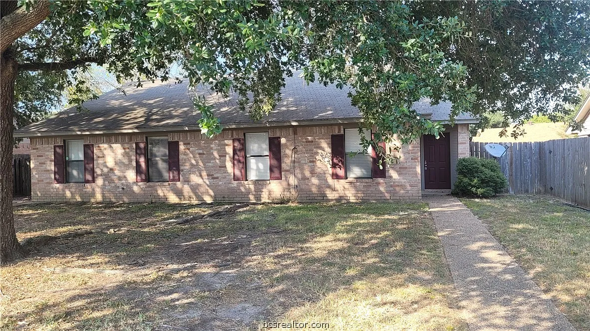 3 bed, 1051 sqft, $1,375 — Photo 1