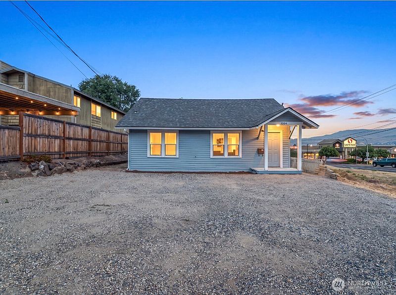 2nd image of 1004 5th Street