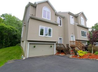 55 Rockridge Dr, Highland Mills, NY 10930