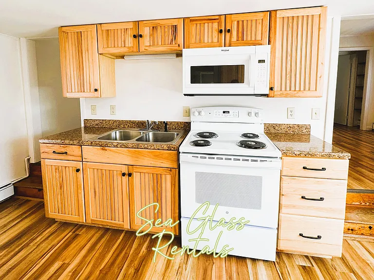 12 Dummer St #2 — Photo 2