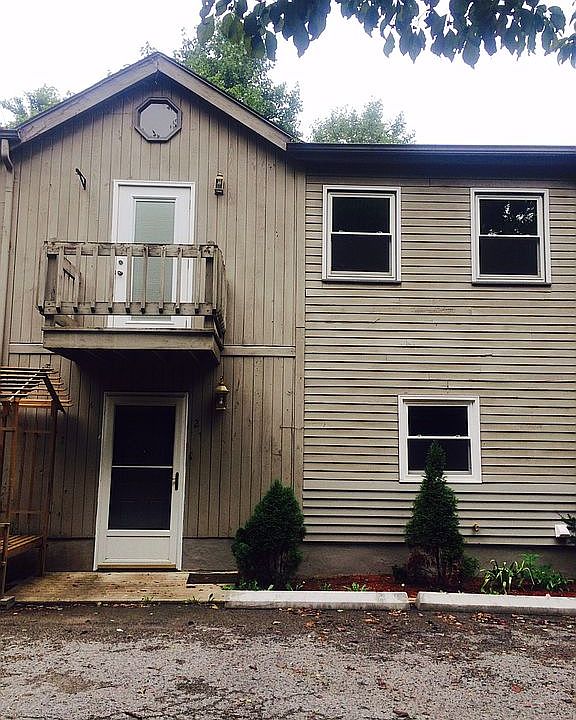 3br21/2 bath 3story townhome