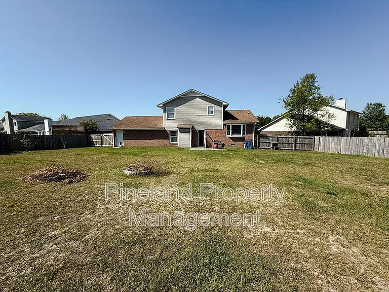 815 Zapata Ln — Photo 19
