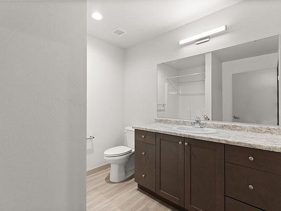 4th image of 1127 Alderson Ave #105
