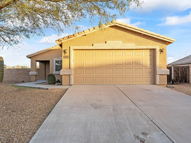 6322 W Desert Laurel Ln — Photo 1