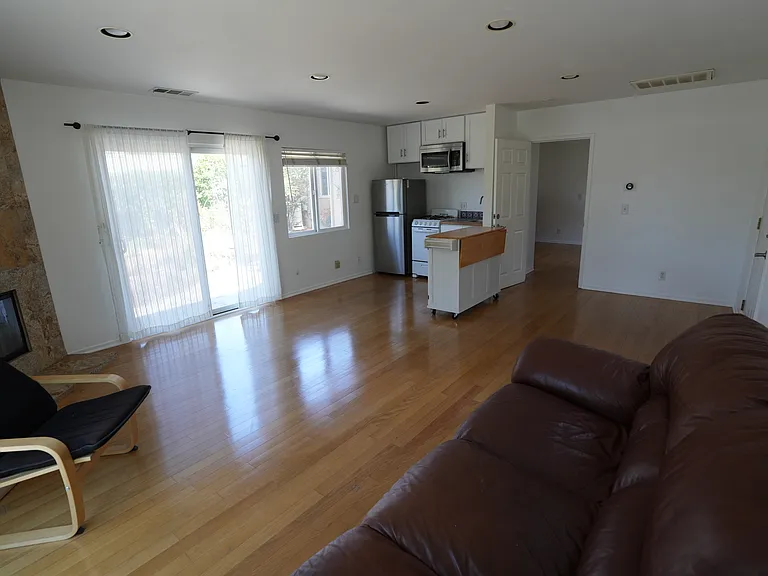 10351 Parr Ave — Photo 7