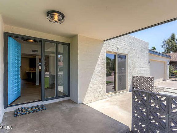 2nd image of 216 W Las Palmaritas Dr