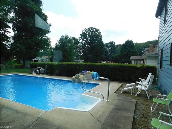 4th image of 1292 Meadow Ln