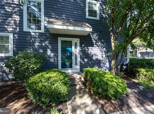 112 Whistling Swan Ln, Downingtown, PA 19335