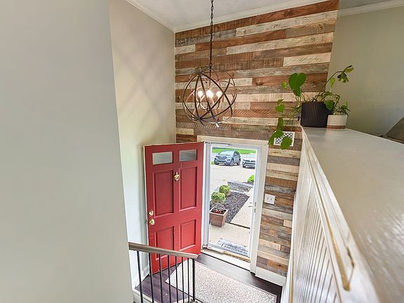 3rd image of 504 Diablo Dr
