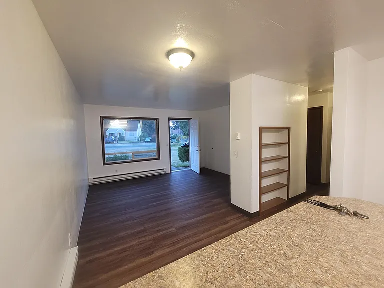 9613 N Lake Dr SW #C — Photo 7