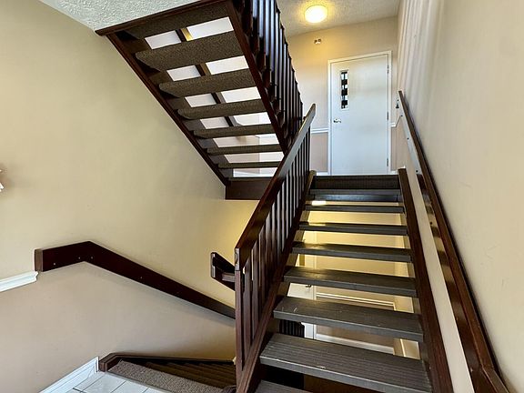 5th image of 410 Lakeview Dr Unit 11
