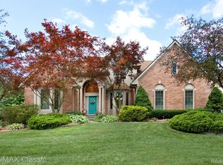 21939 Barclay Dr, Novi, MI 48374