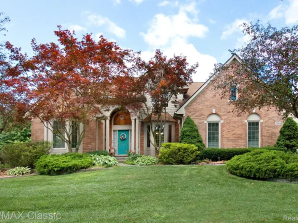 21939 Barclay Dr, Novi, MI 48374