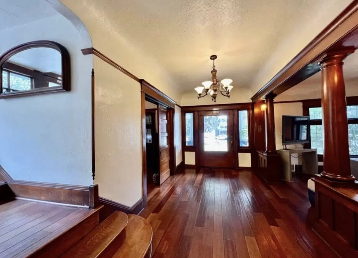 1 bed, 3500 sqft, $1,200 — Photo 2