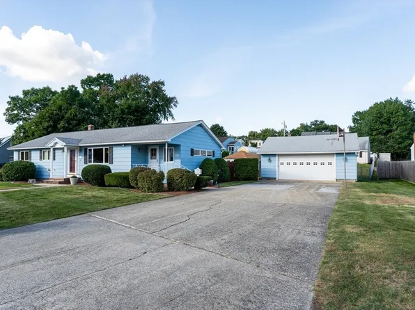 173 Sparks St, Lowell, MA 01854