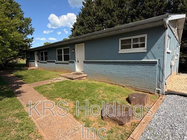 8 Parkwood Ave #A