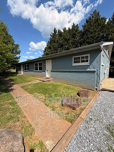 8 Parkwood Ave Photo 1