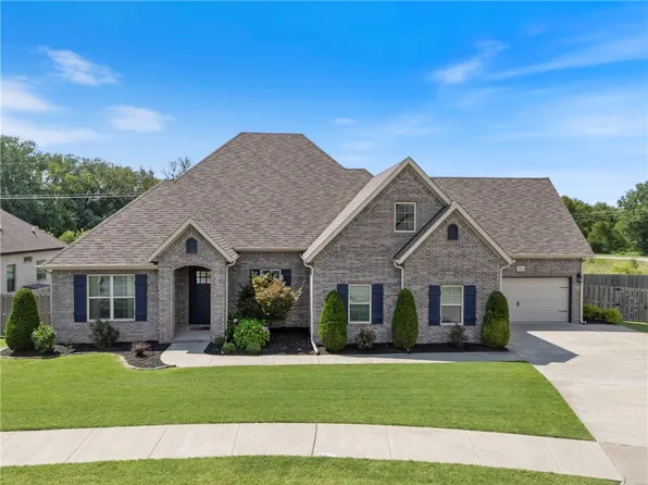 950 Clark Cir, Bentonville, AR 72713