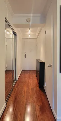 Rented by R New York | media 9