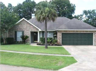 214 Confederate Ave, Broussard, LA 70518