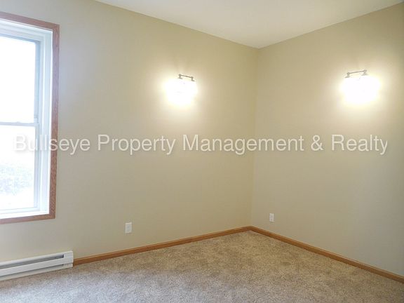 5th image of 35 Lake St S APT 3