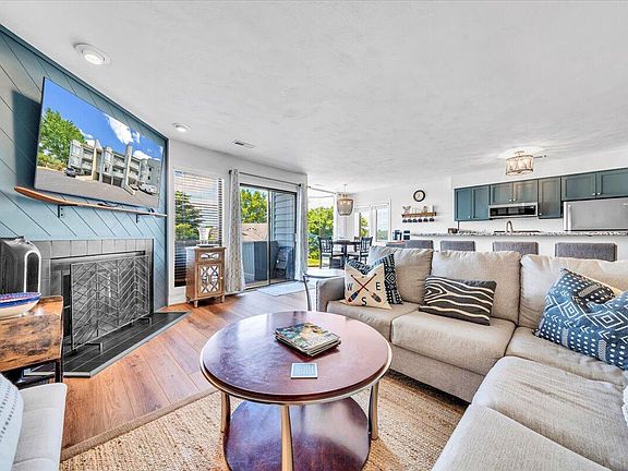 5th image of 25 Clubhouse Tower Cir Unit 709