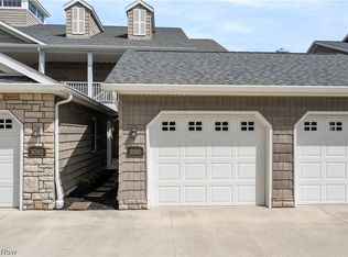 3080 Whispering Shores Dr, Vermilion, OH 44001