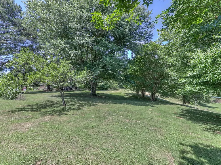 2303 Friendship Dr — Photo 29