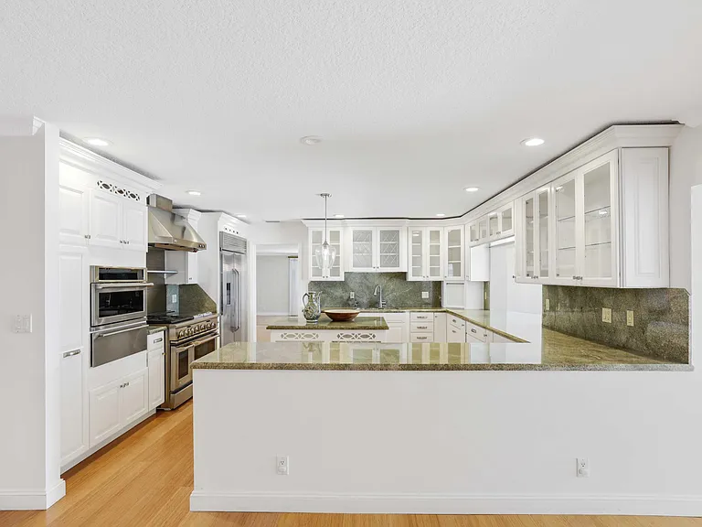 2204 Notre Dame Dr — Photo 21