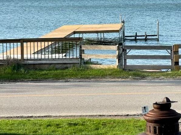 303 Lake Dr E, Georgina, ON L0E 1S0